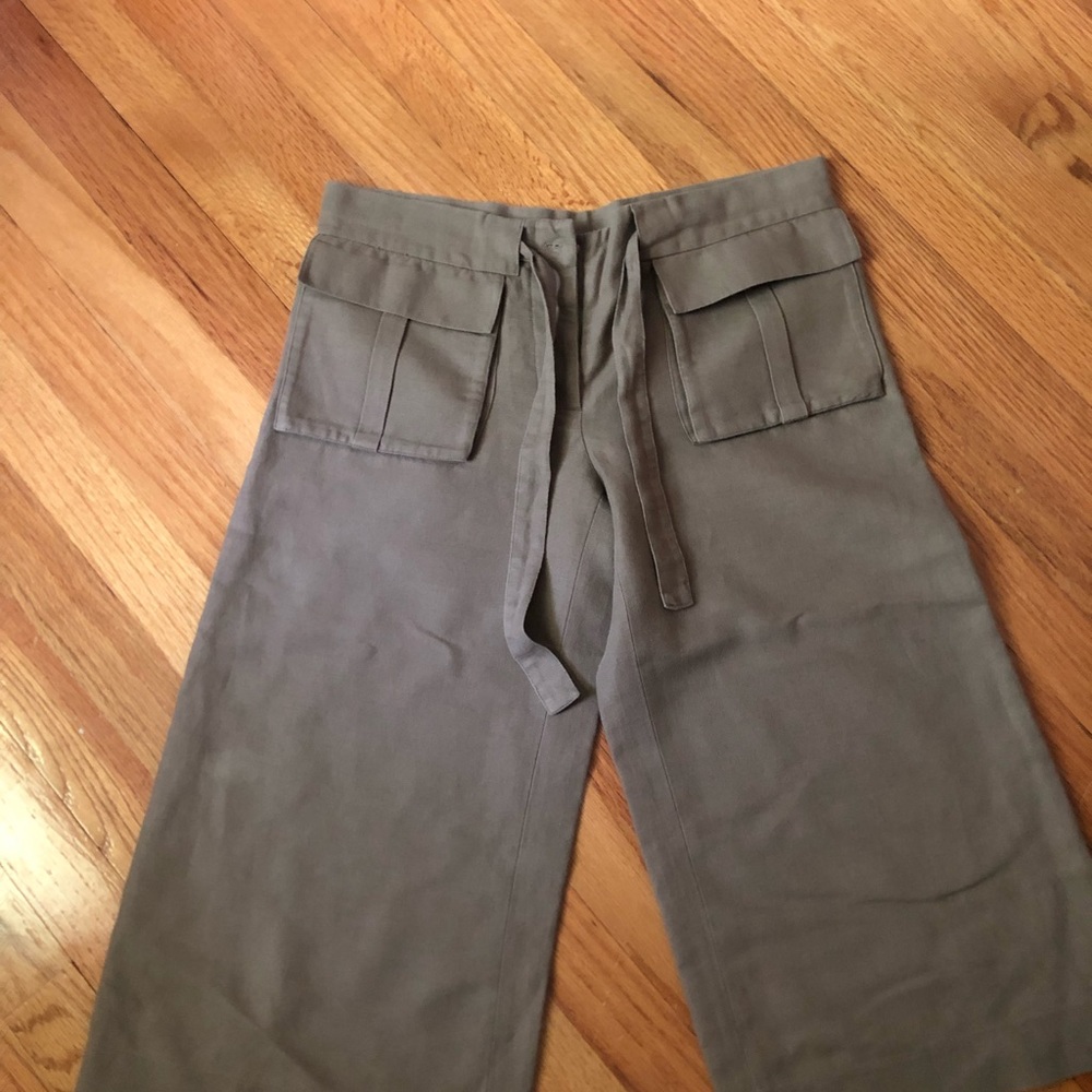 Shorts - Picture 2 of 6